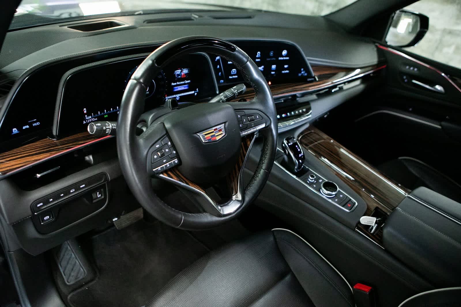 2024 Cadillac Escalade ESV Premium Luxury photo 3