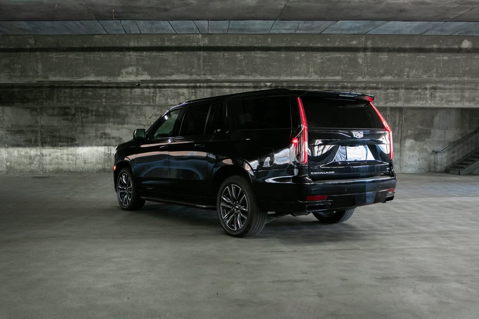 Thumbnail: 2024 Cadillac Escalade - 3