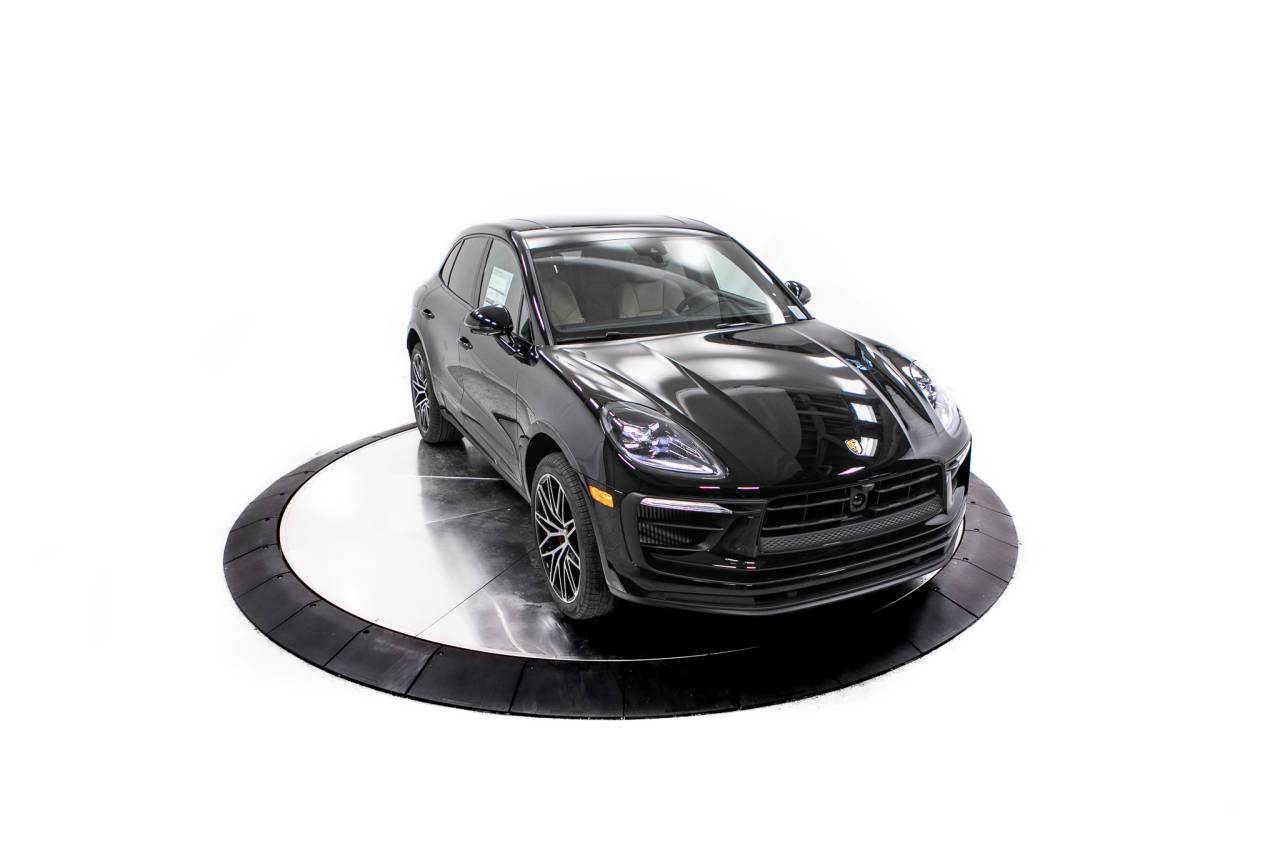 Thumbnail: 2026 Porsche Macan - 19