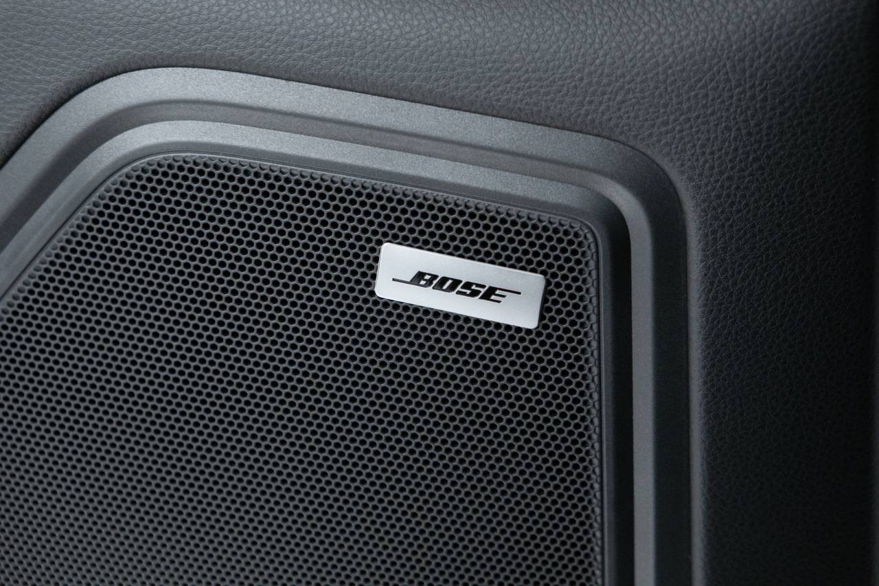 Thumbnail: 2026 Porsche Macan - 30