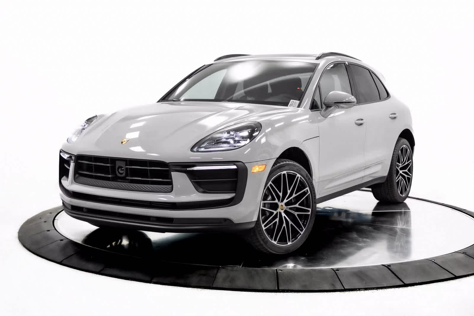 2025 Porsche Macan Base