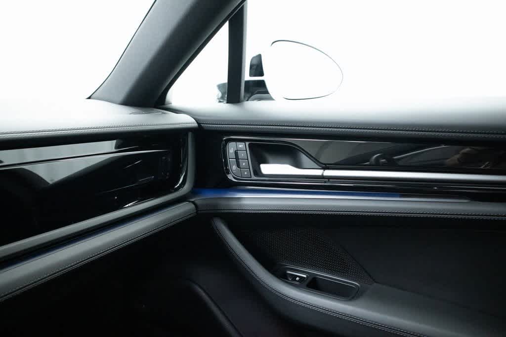 Thumbnail: 2024 Porsche Panamera - 24