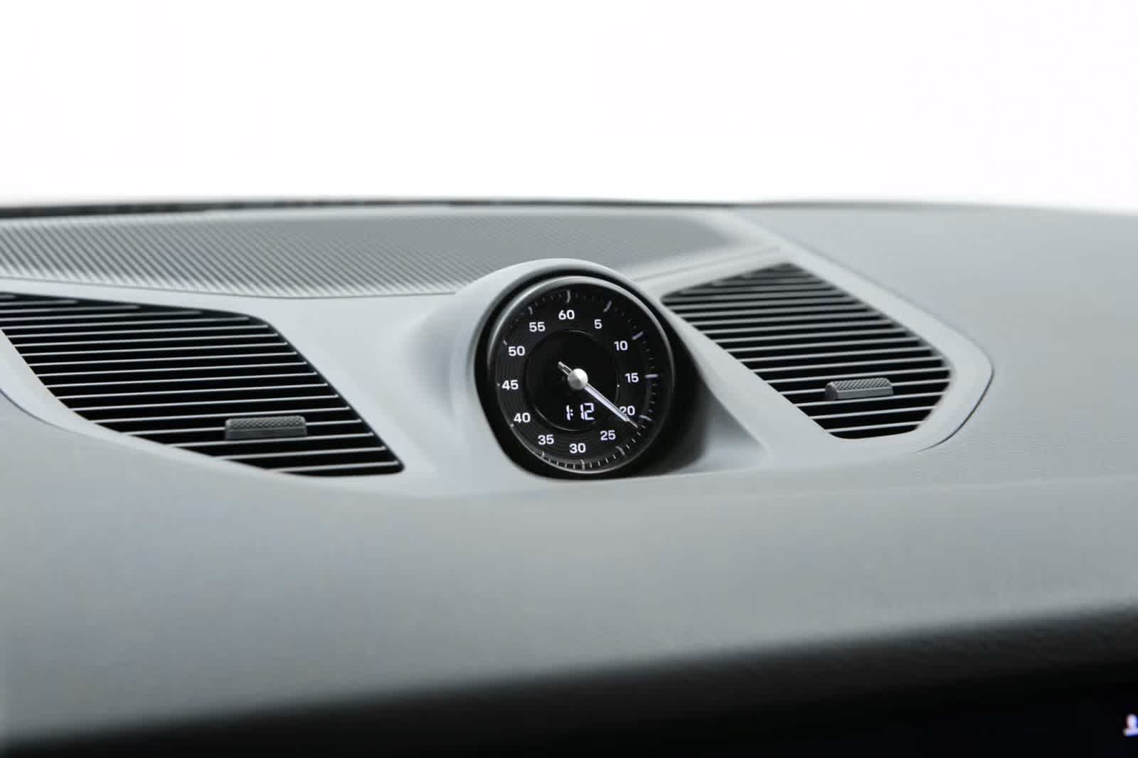 Thumbnail: 2026 Porsche Cayenne - 30