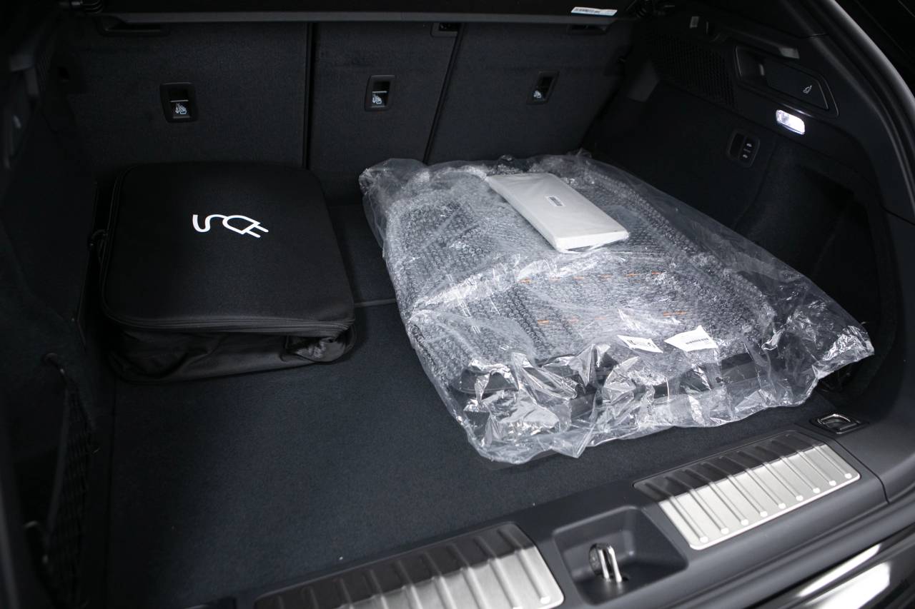 Thumbnail: 2026 Porsche Macan - 38