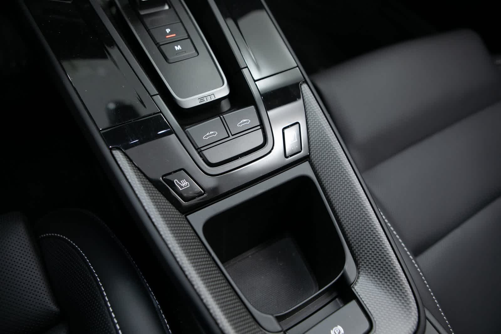 Thumbnail: 2025 Porsche 911 - 25