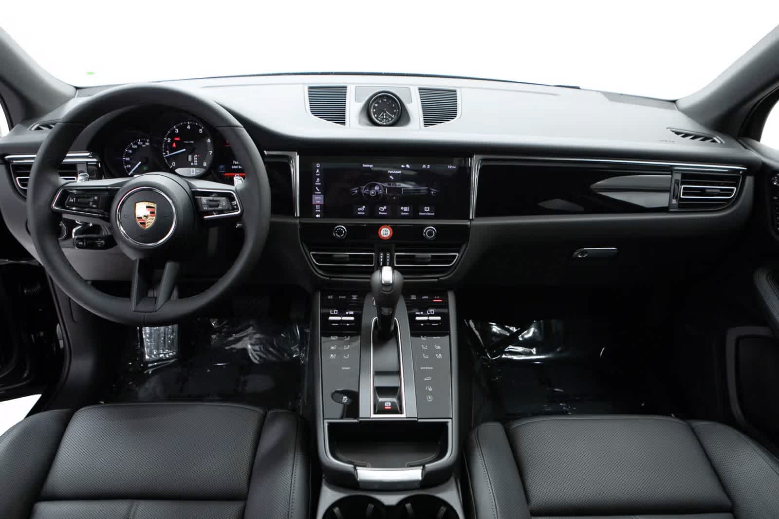 Thumbnail: 2026 Porsche Macan - 13