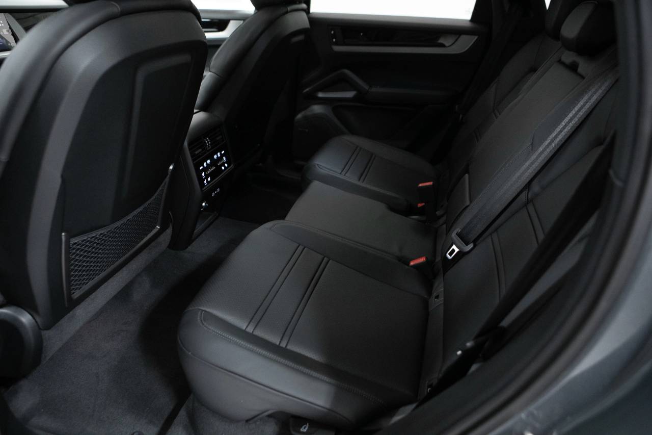 Thumbnail: 2026 Porsche  - 37