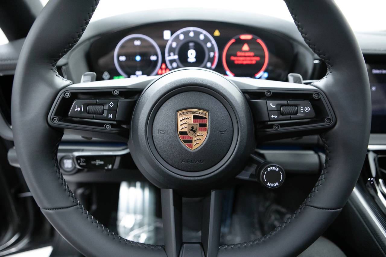 Thumbnail: 2026 Porsche Panamera - 21