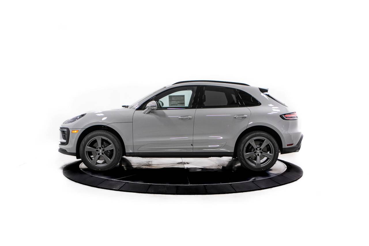Thumbnail: 2026 Porsche Macan - 2