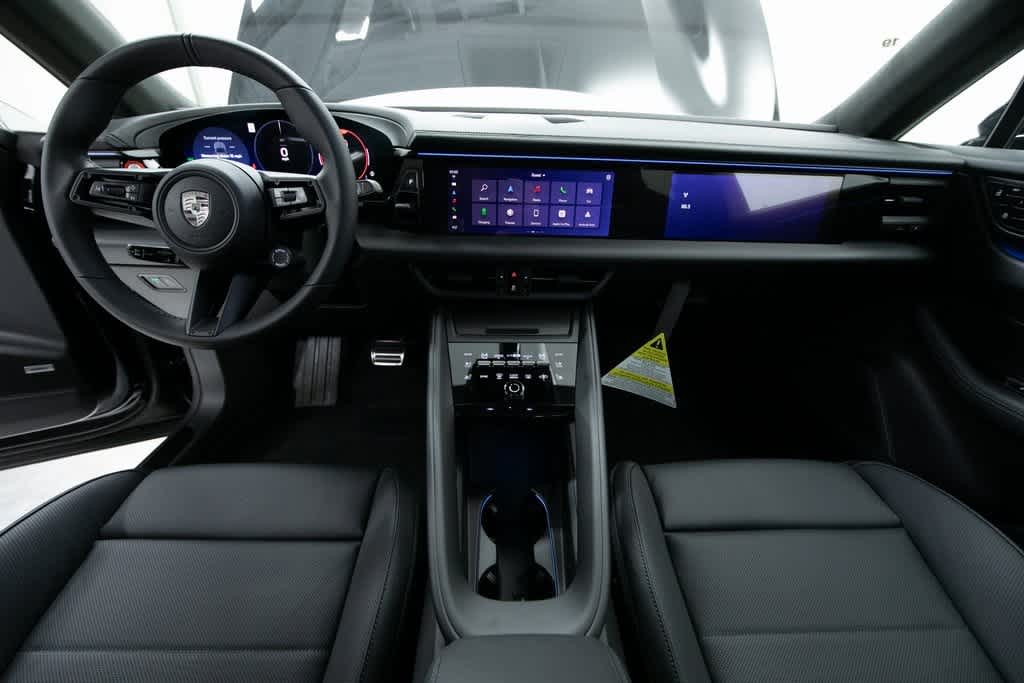 Thumbnail: 2025 Porsche Macan - 13