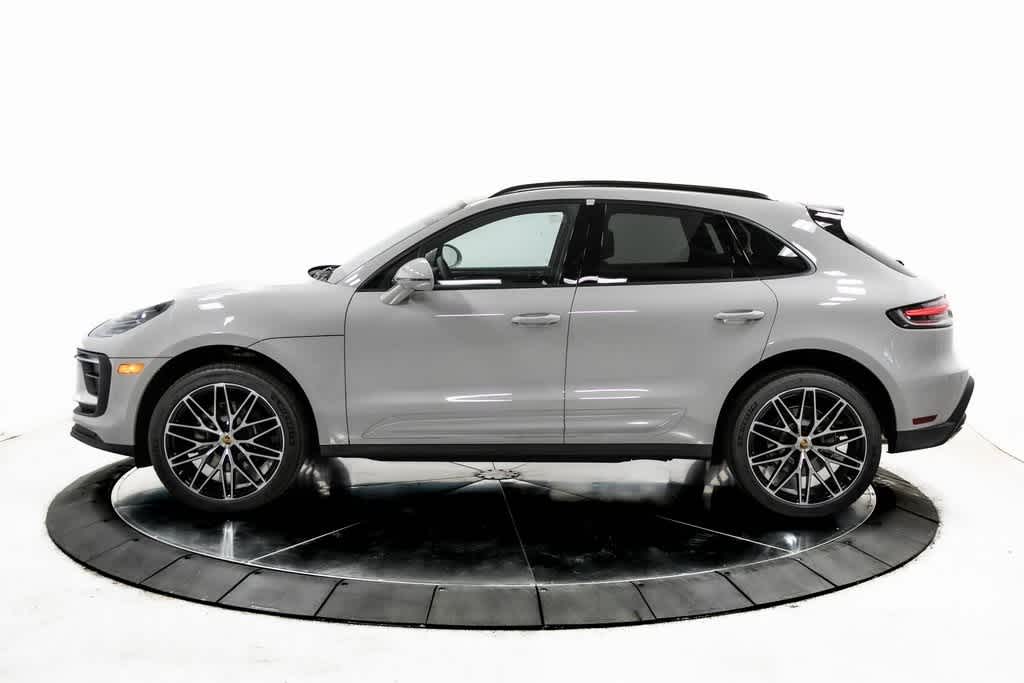 Thumbnail: 2025 Porsche Macan - 2