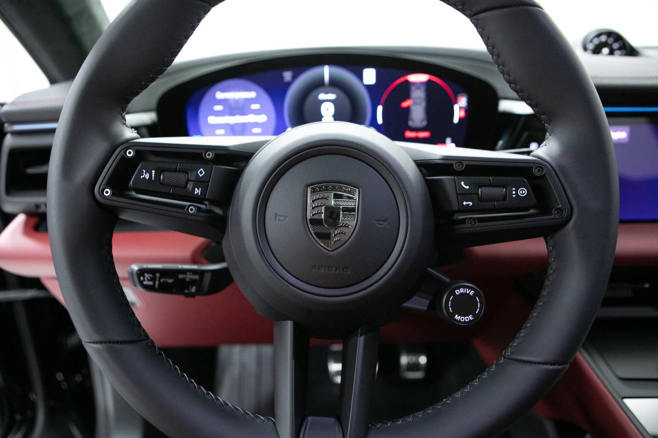 Thumbnail: 2026 Porsche Macan - 20