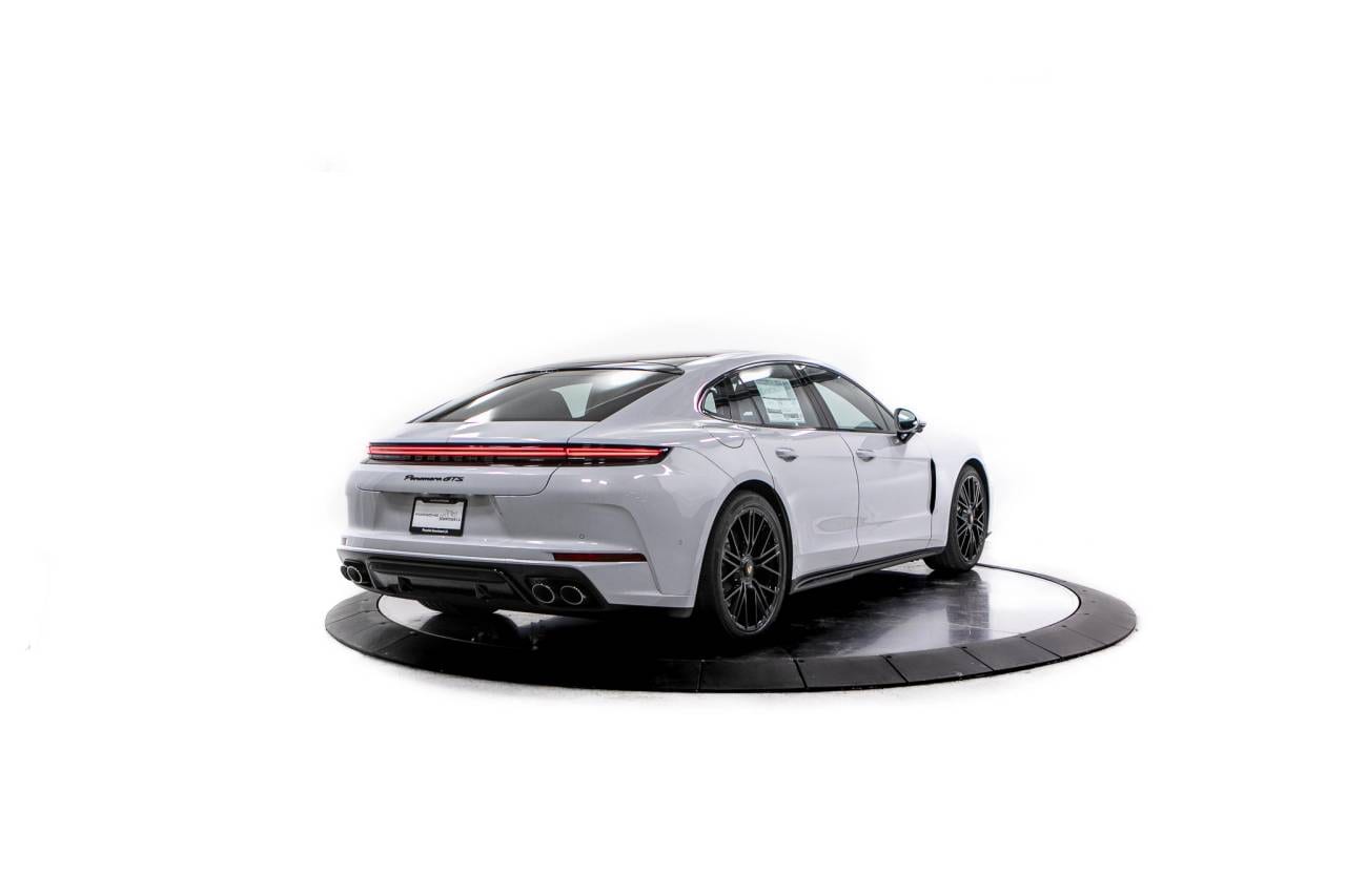 Thumbnail: 2026 Porsche Panamera - 7