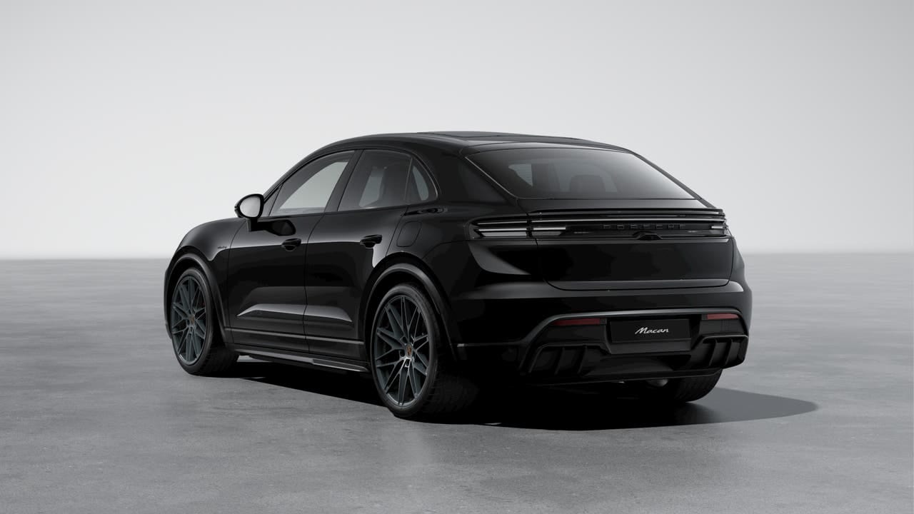 Thumbnail: 2026 Porsche Macan - 3