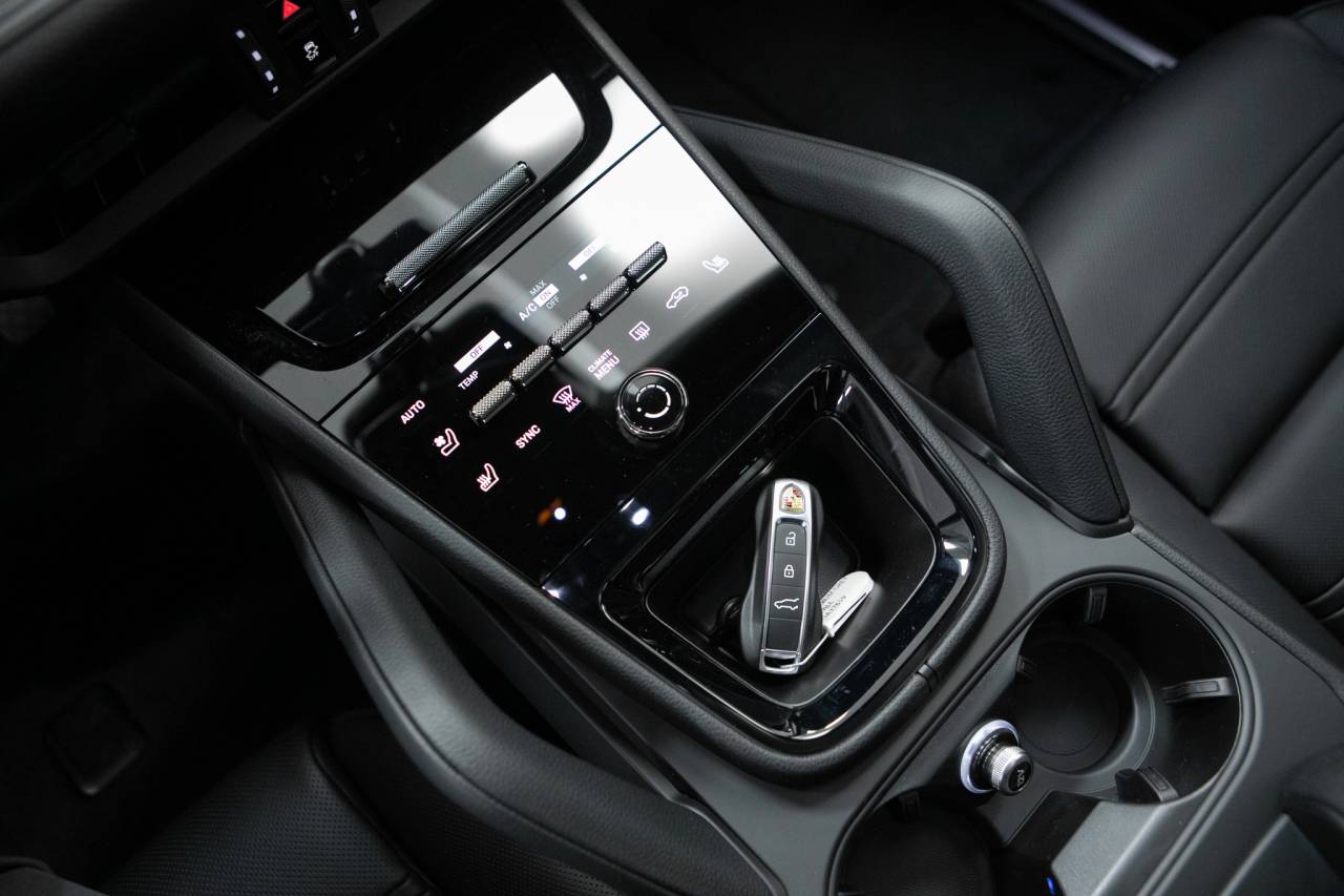 Thumbnail: 2026 Porsche  - 28