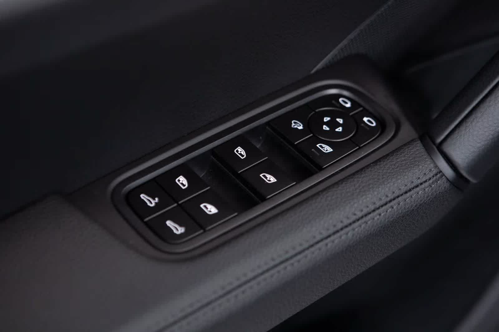 Thumbnail: 2026 Porsche Cayenne - 24