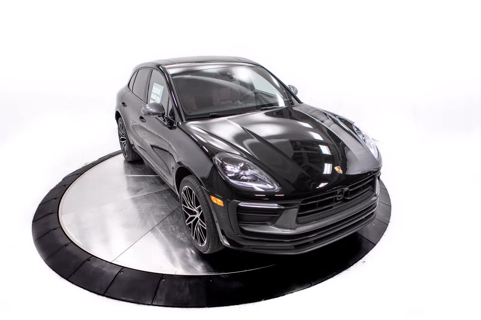 Thumbnail: 2026 Porsche Macan - 22
