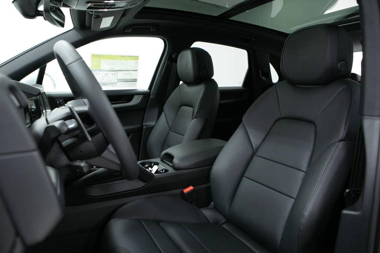 Thumbnail: 2025 Porsche Cayenne - 8