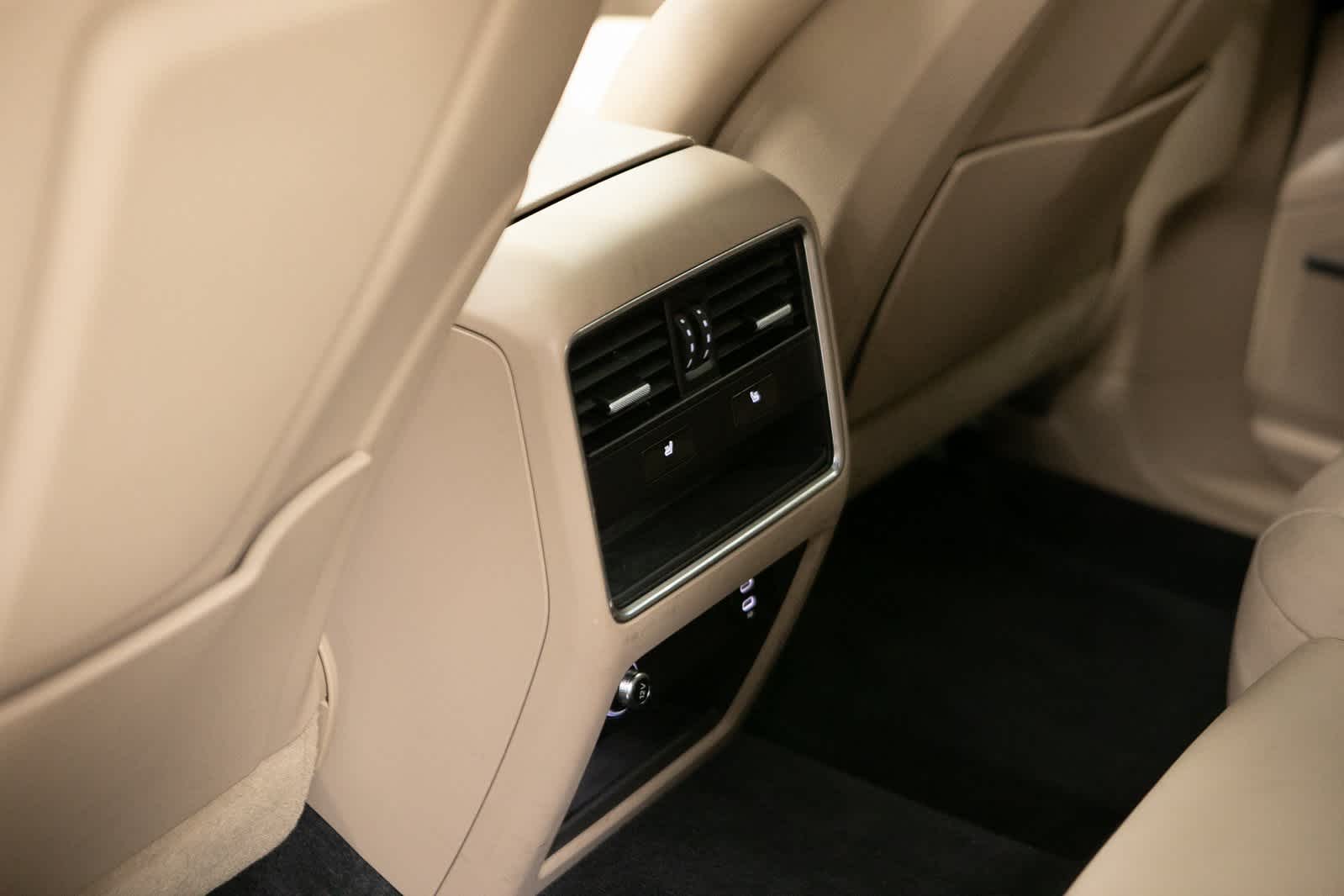 Thumbnail: 2022 Porsche Cayenne - 24