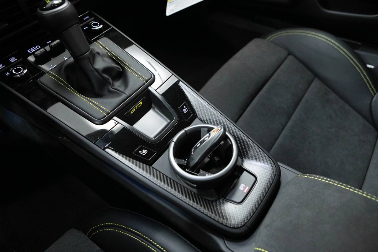 Thumbnail: 2026 Porsche 911 - 32