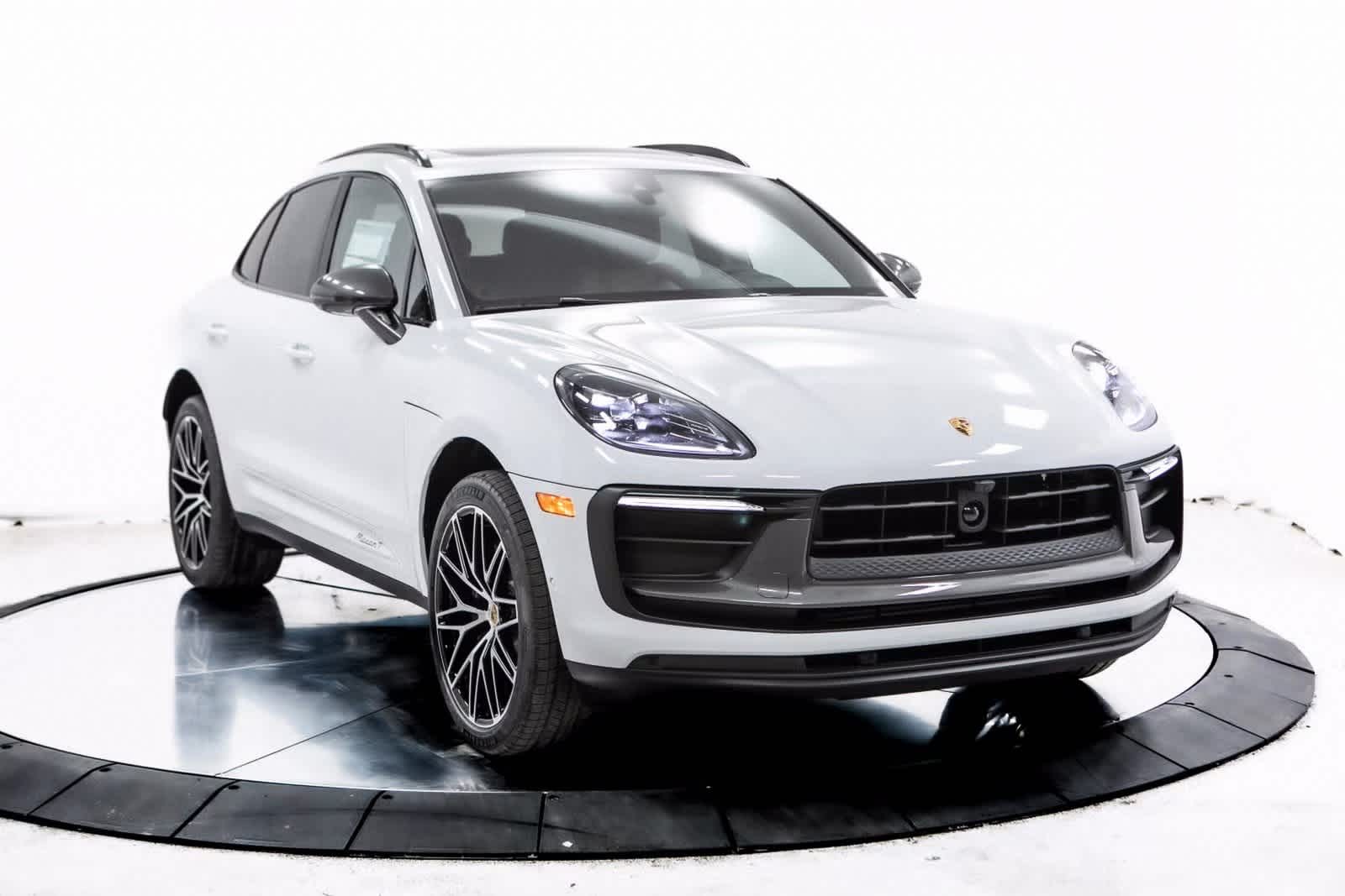 Thumbnail: 2025 Porsche Macan - 9