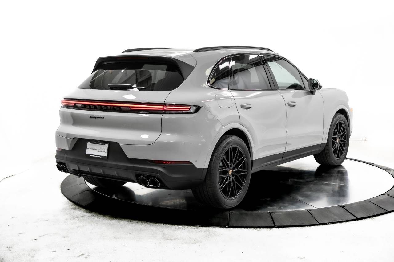 Thumbnail: 2025 Porsche Cayenne - 5