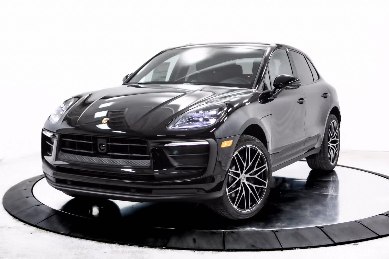 2025 Porsche Macan's photo