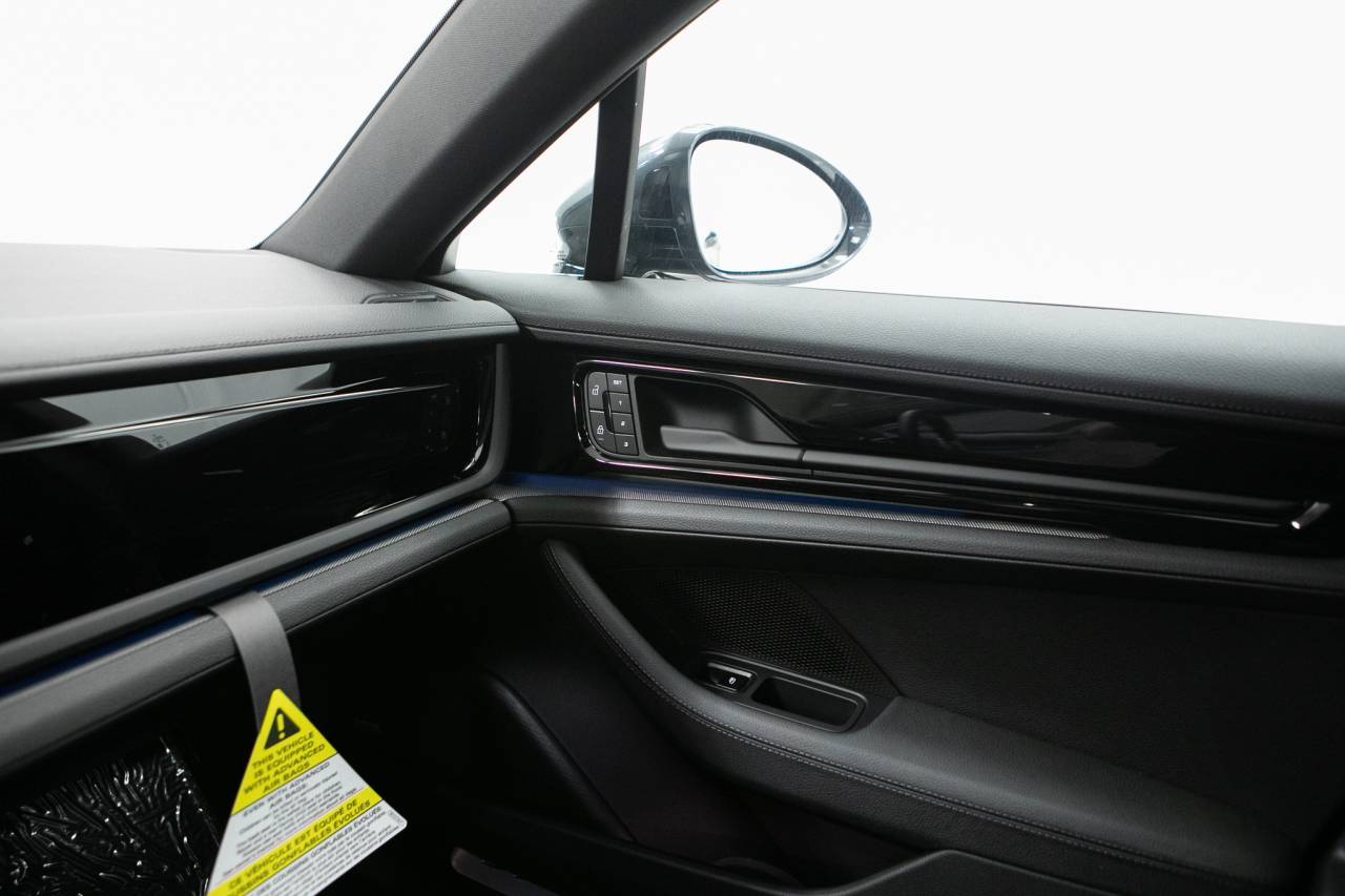 Thumbnail: 2026 Porsche Panamera - 34