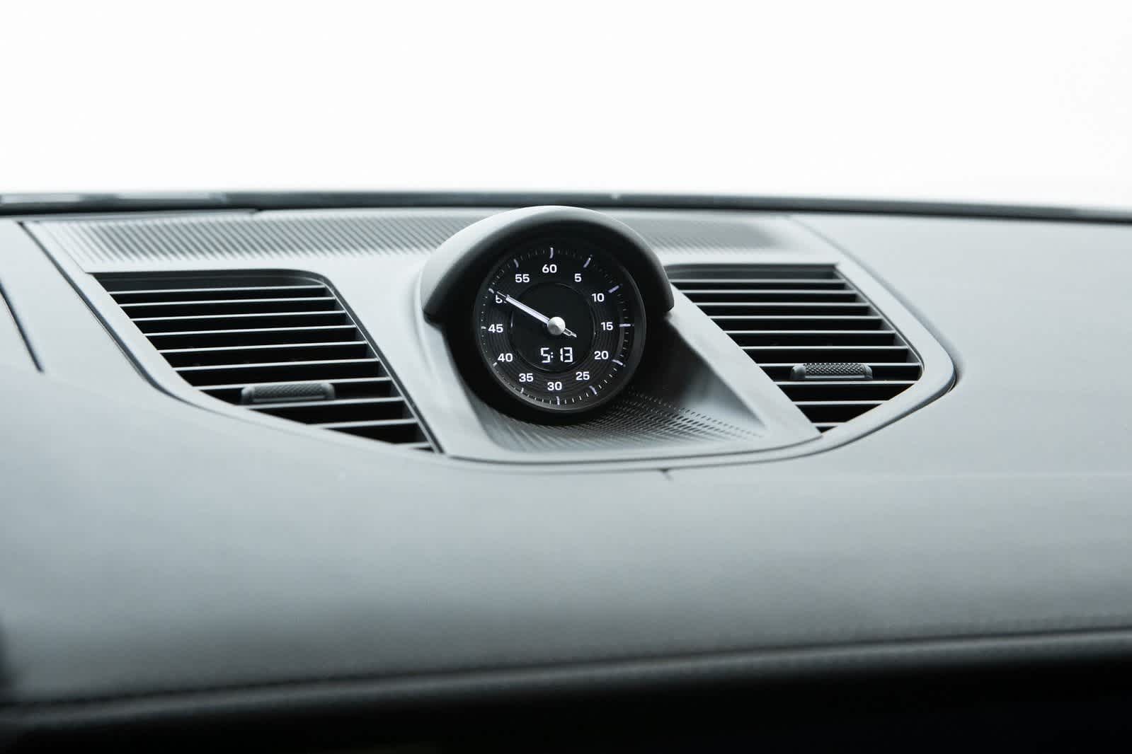 Thumbnail: 2025 Porsche Panamera - 25