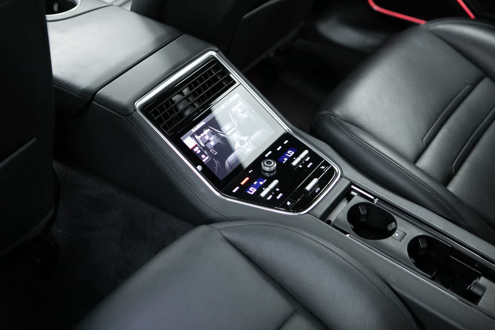 Thumbnail: 2022 Porsche Panamera - 28