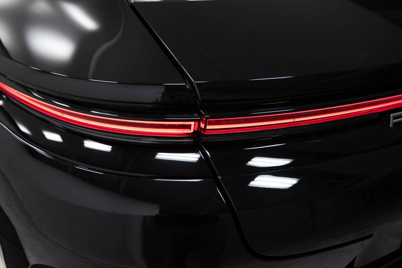 Thumbnail: 2026 Porsche Panamera - 16