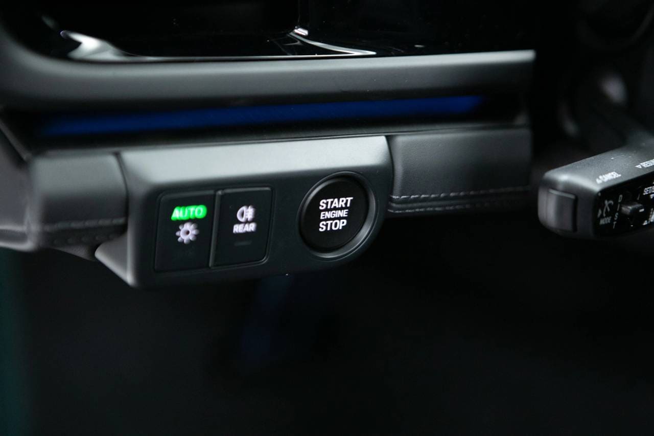 Thumbnail: 2026 Porsche Panamera - 28