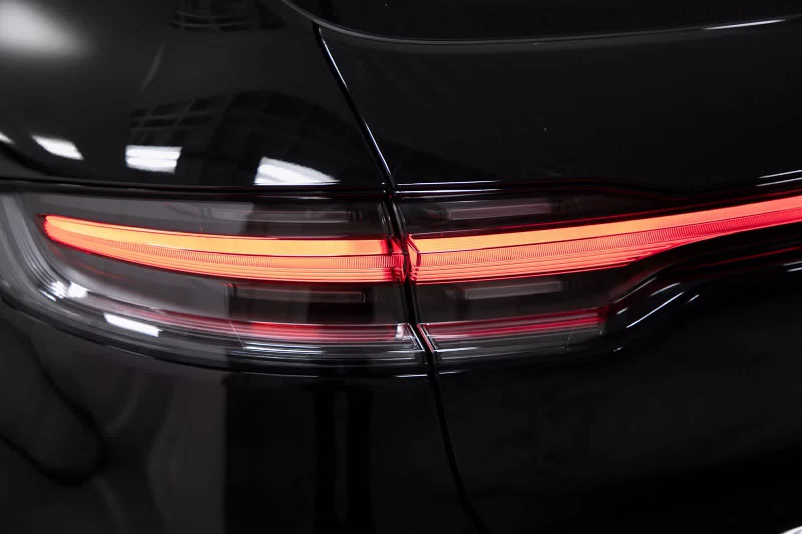 Thumbnail: 2025 Porsche Macan - 35