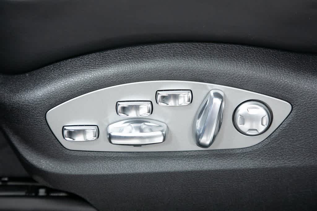 Thumbnail: 2025 Porsche Macan - 17