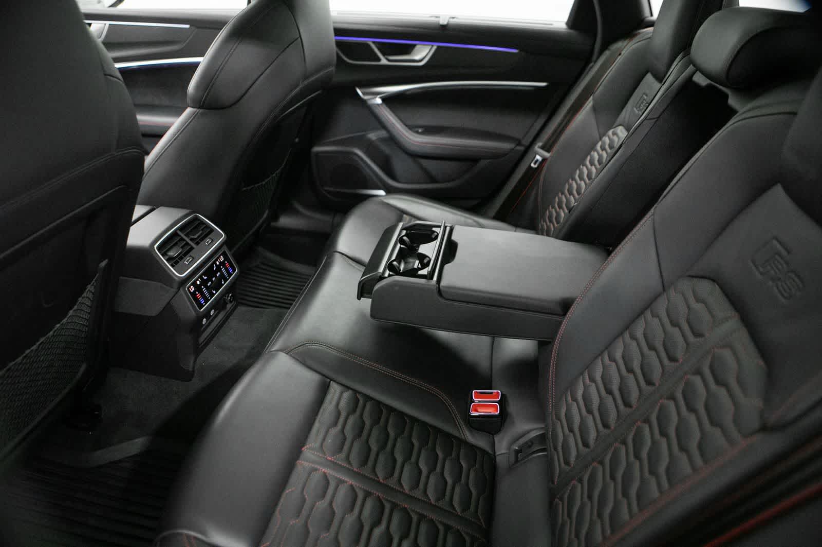 Thumbnail: 2023 Audi RS 6 - 33