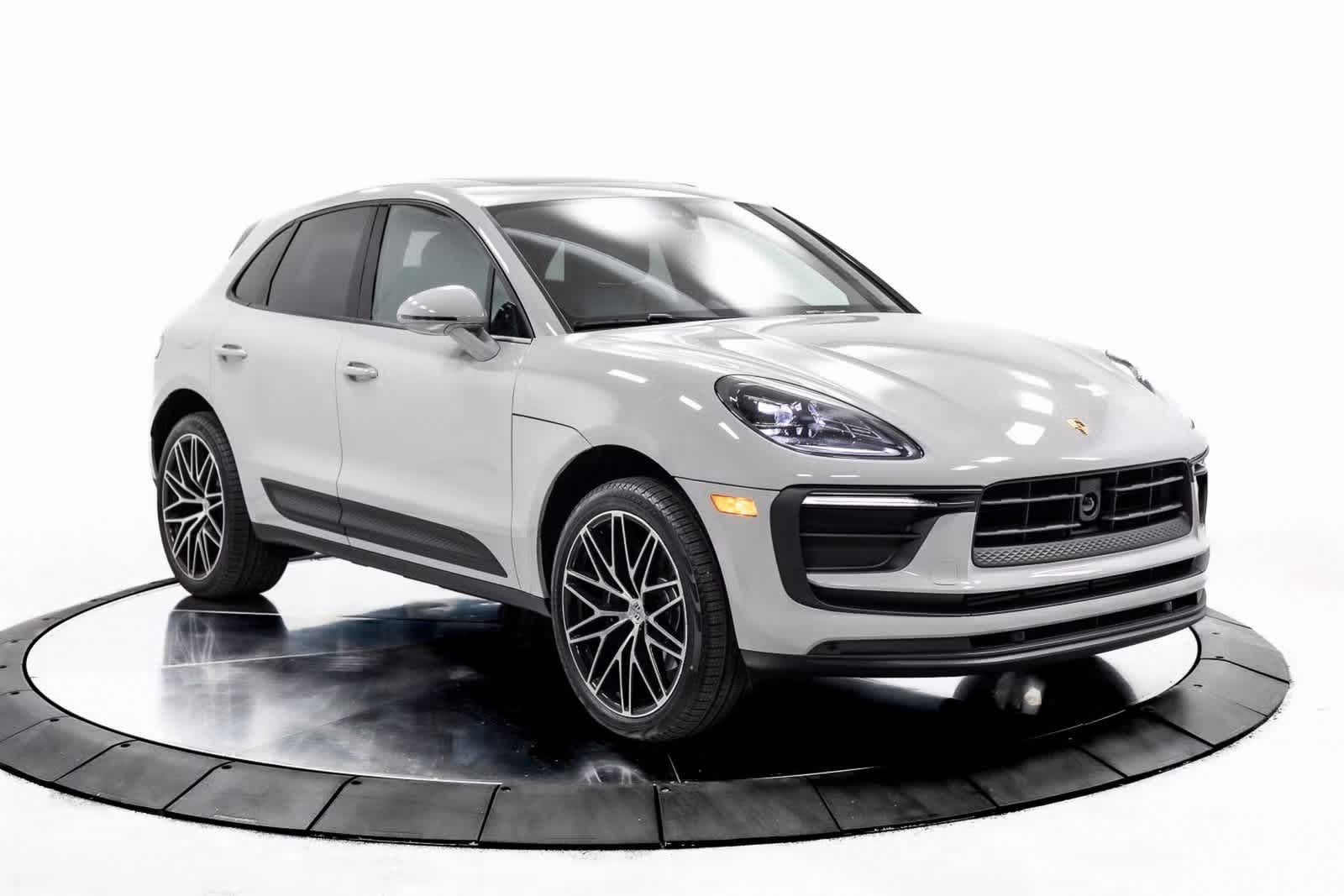 Thumbnail: 2025 Porsche Macan - 9