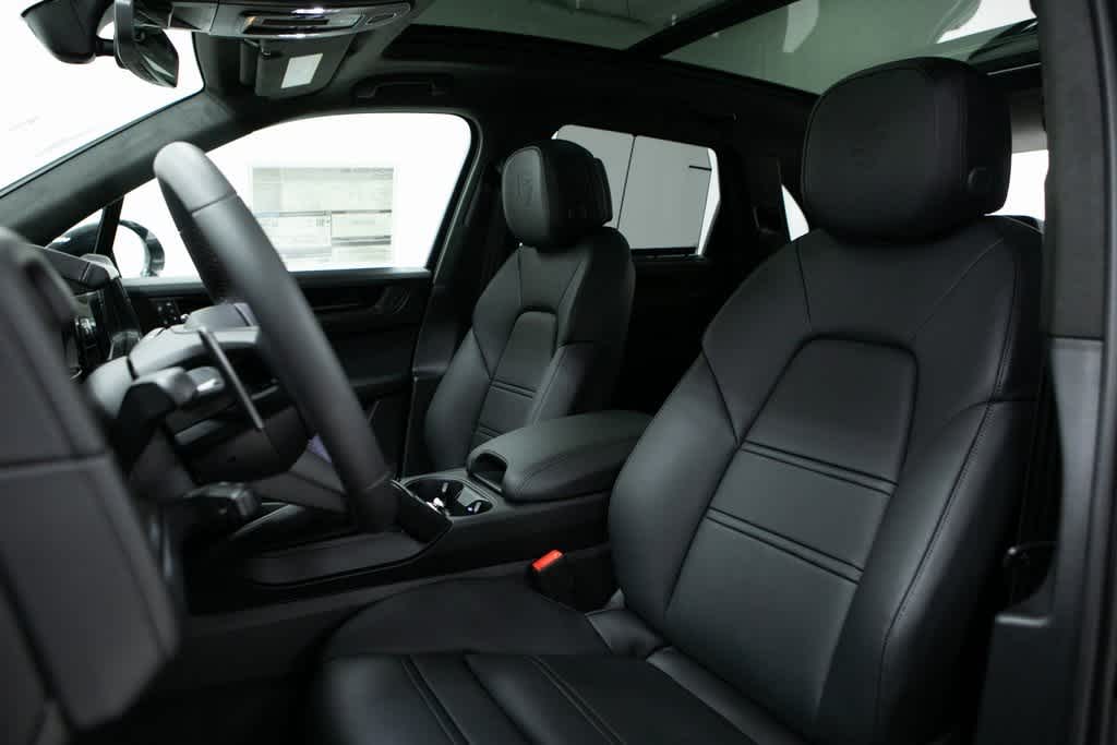 Thumbnail: 2025 Porsche Cayenne - 5