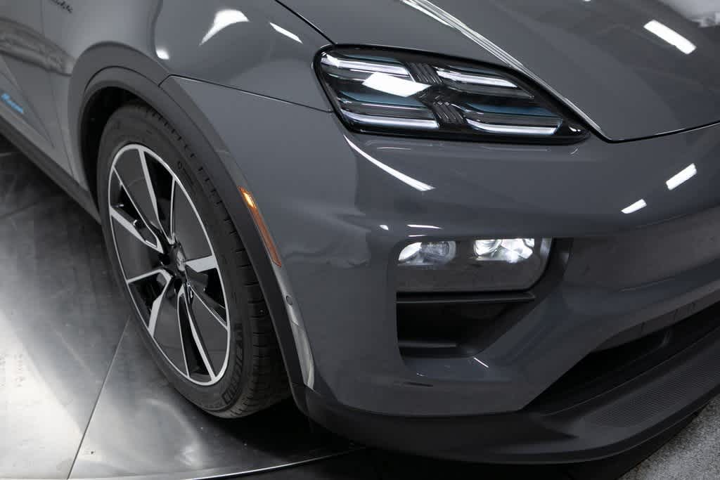 Thumbnail: 2025 Porsche Macan - 12