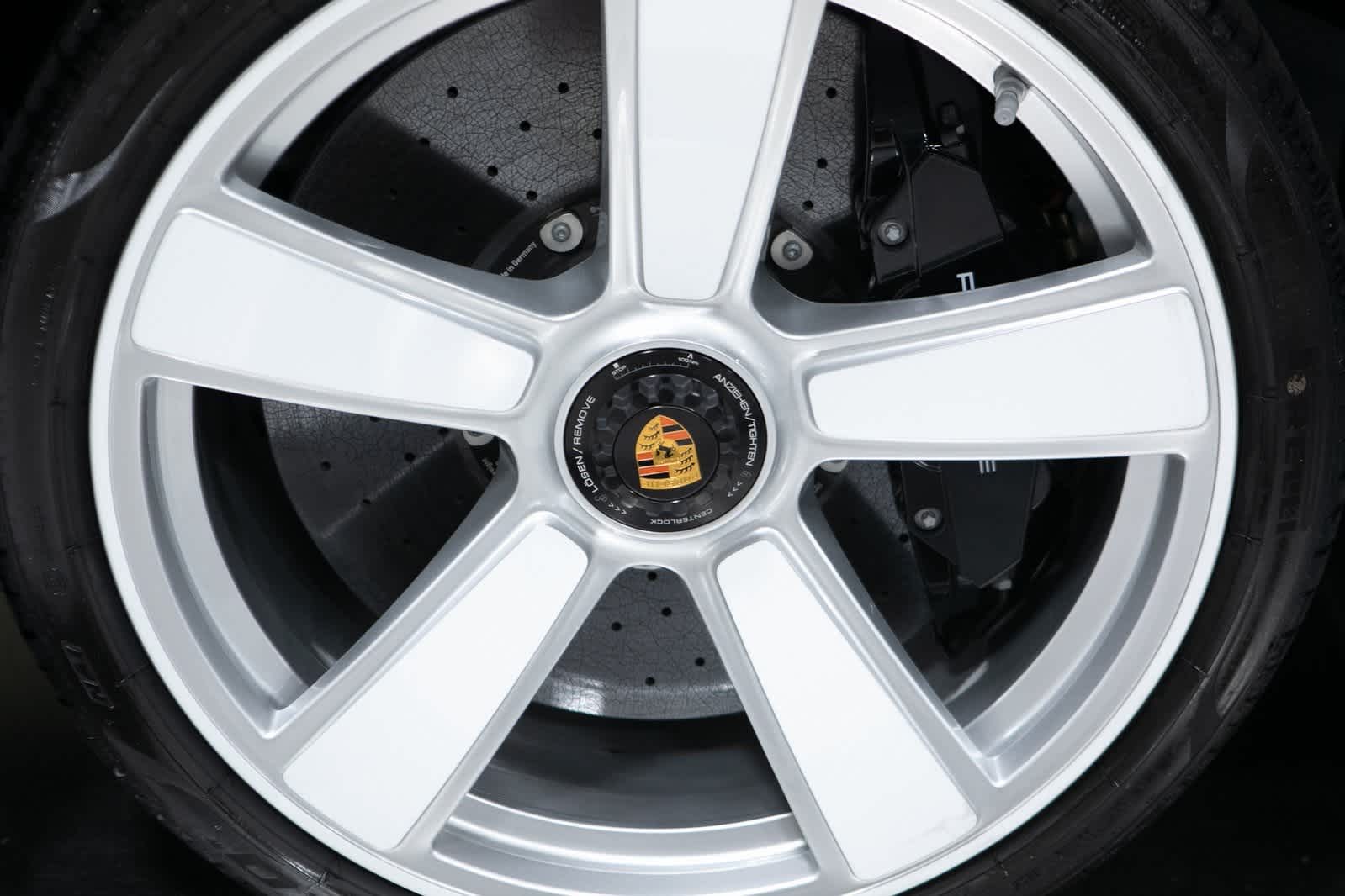 Thumbnail: 2025 Porsche 911 - 11