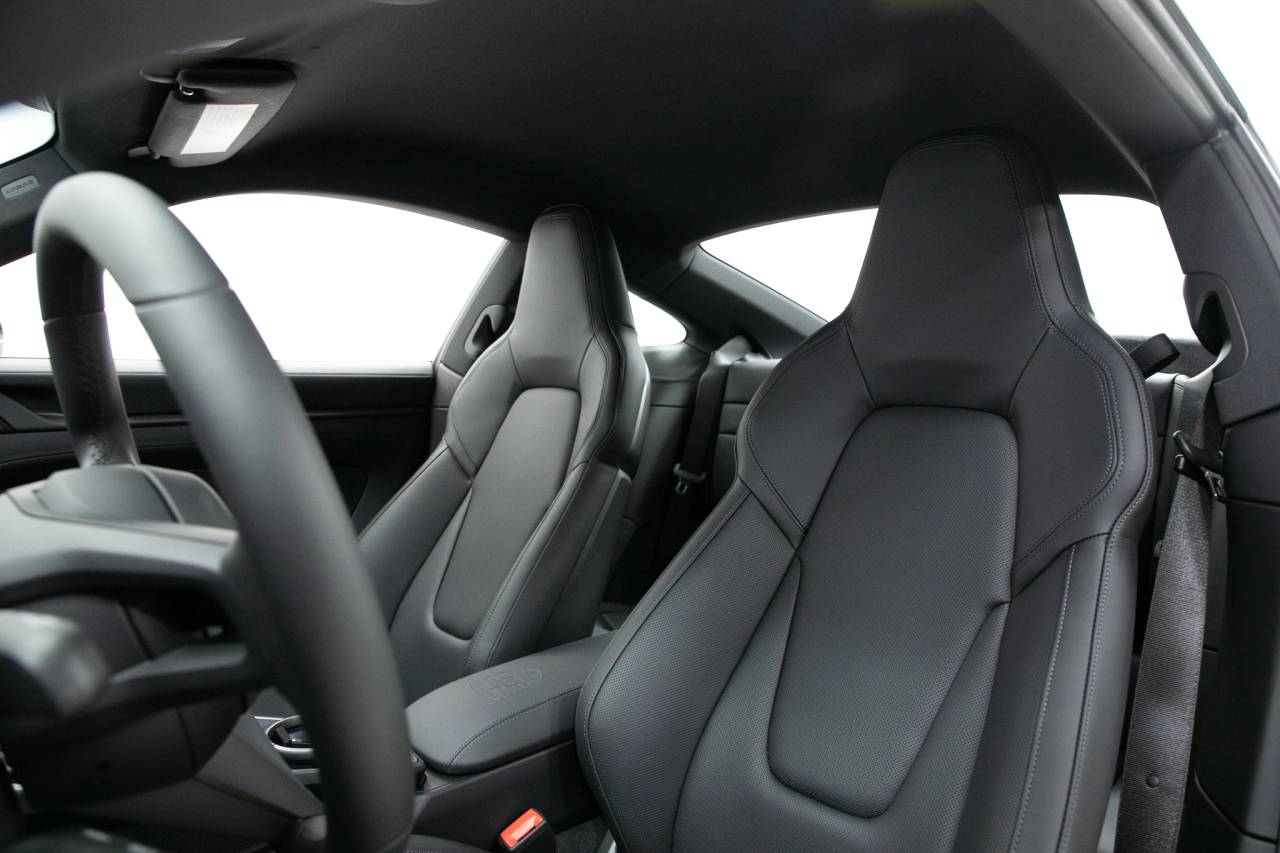 Thumbnail: 2025 Porsche 911 - 8