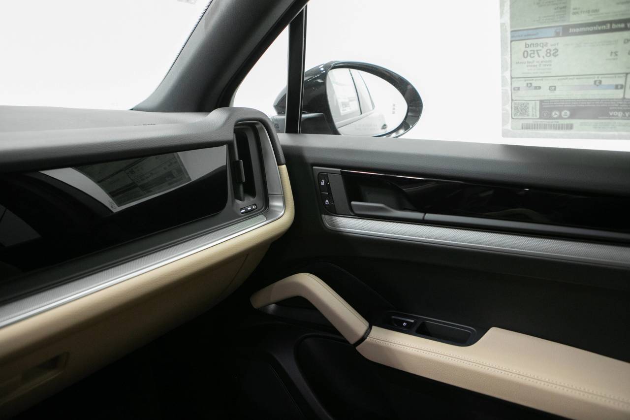 Thumbnail: 2026 Porsche Cayenne - 31