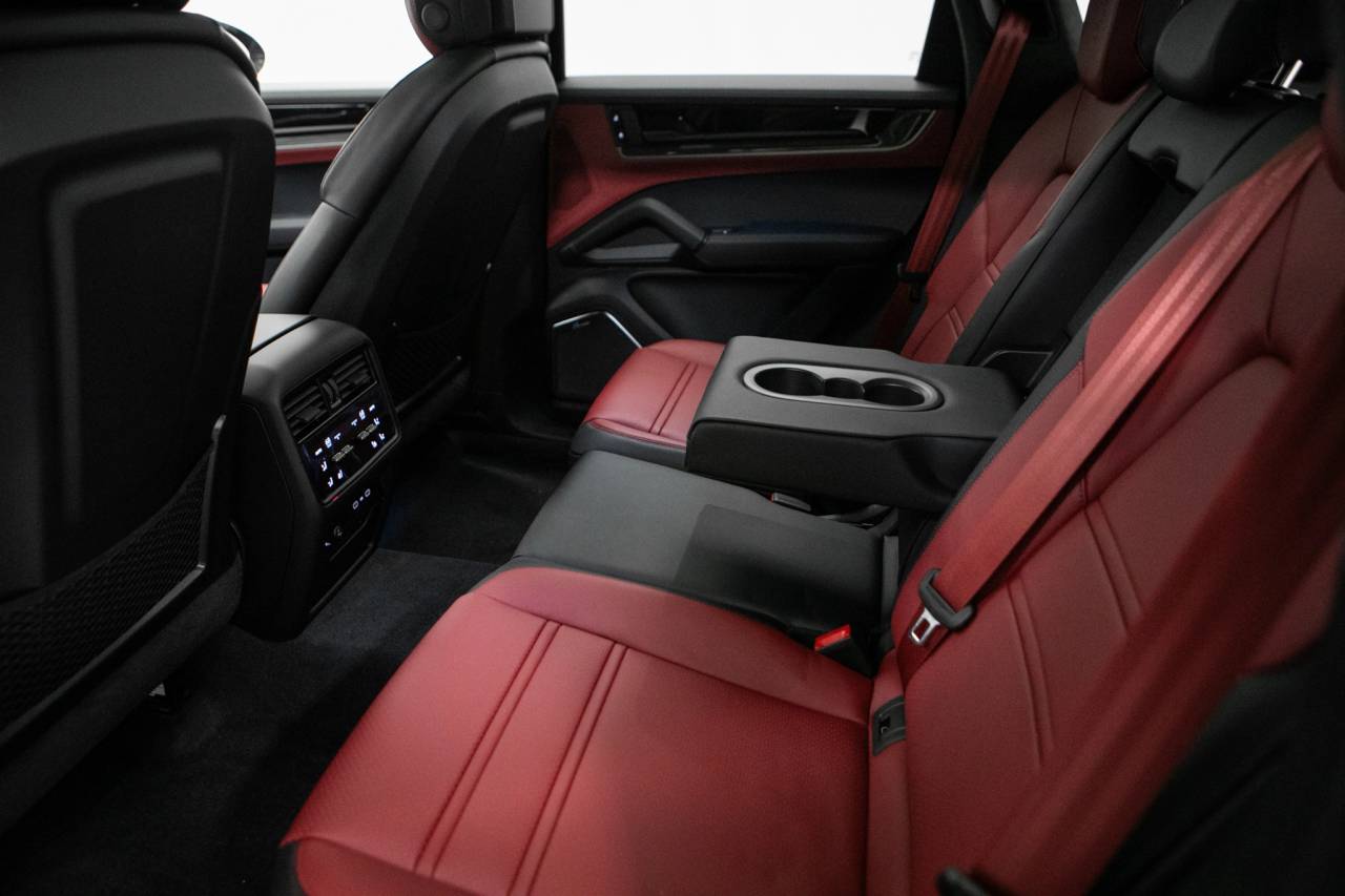 Thumbnail: 2026 Porsche Cayenne - 34