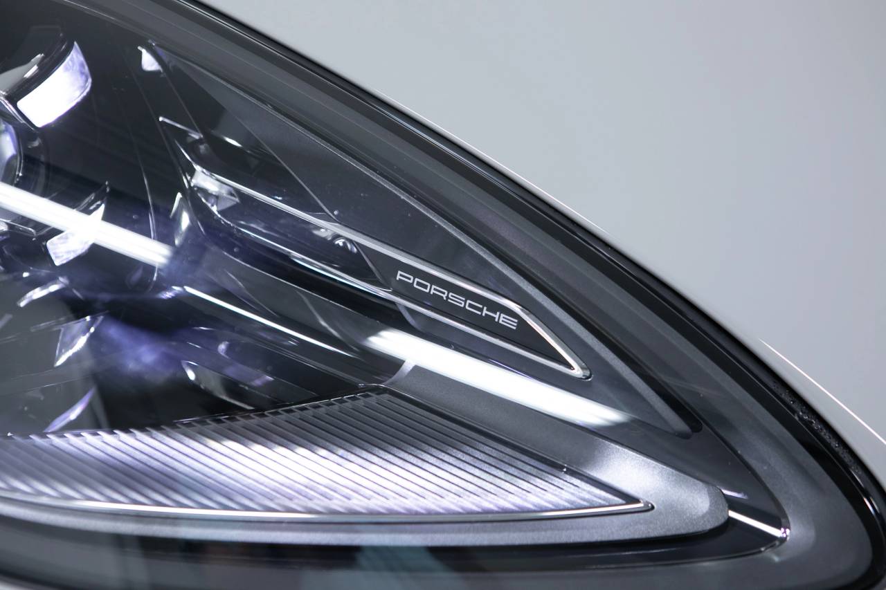 Thumbnail: 2026 Porsche Macan - 13