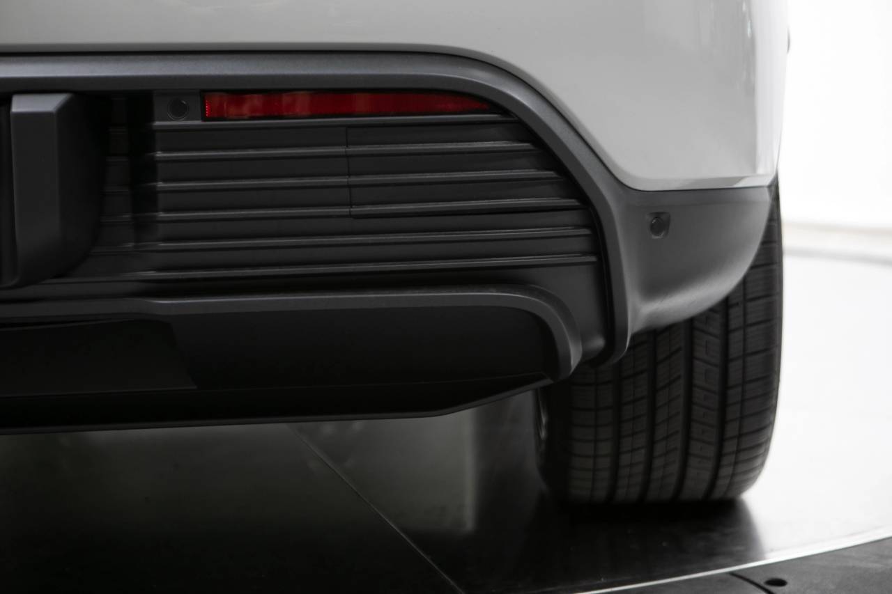Thumbnail: 2026 Porsche Macan - 17
