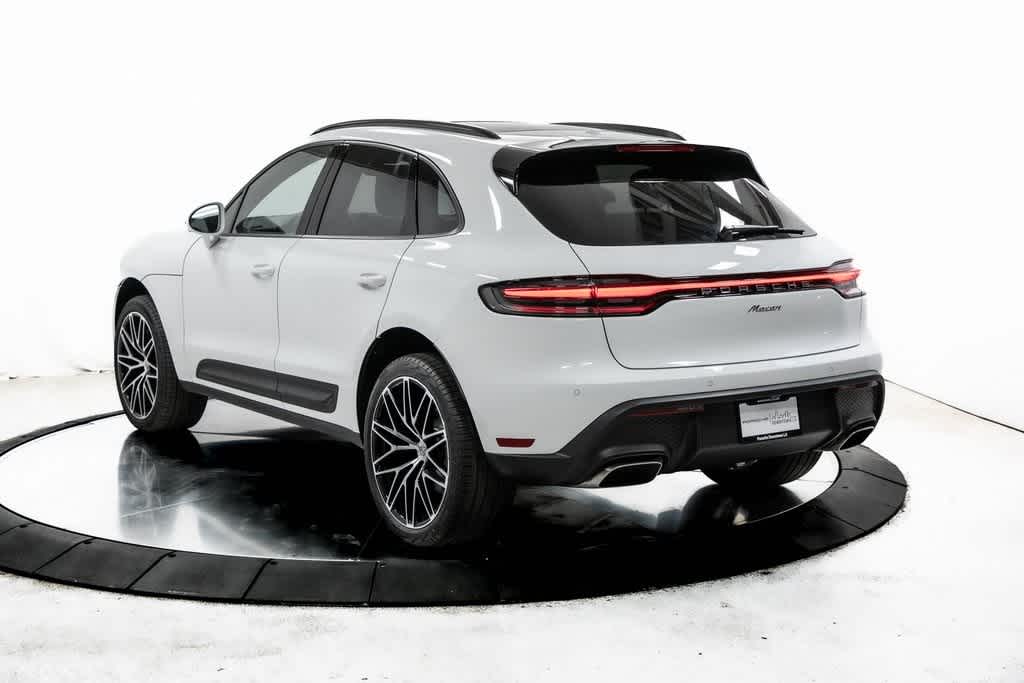 Thumbnail: 2025 Porsche Macan - 3