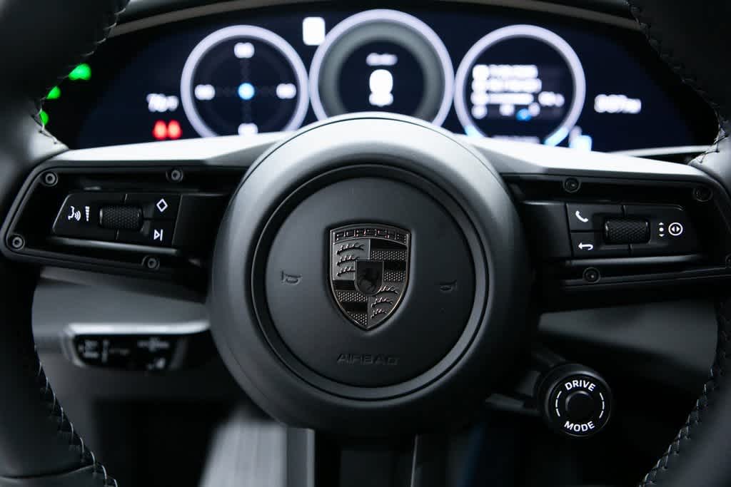 Thumbnail: 2025 Porsche Taycan - 14