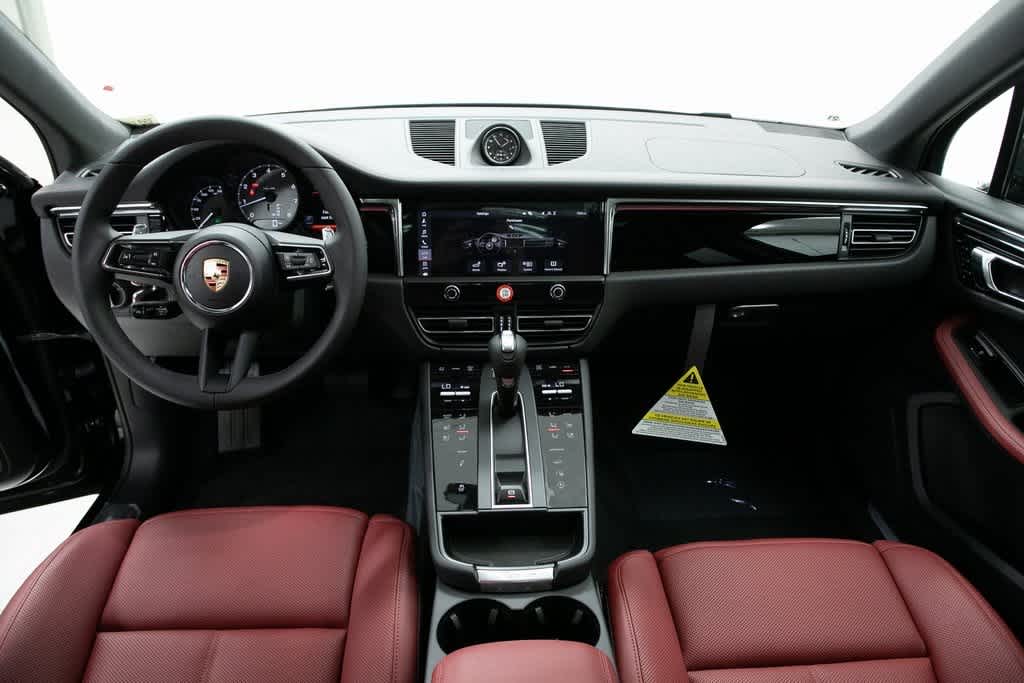 Thumbnail: 2025 Porsche Macan - 13