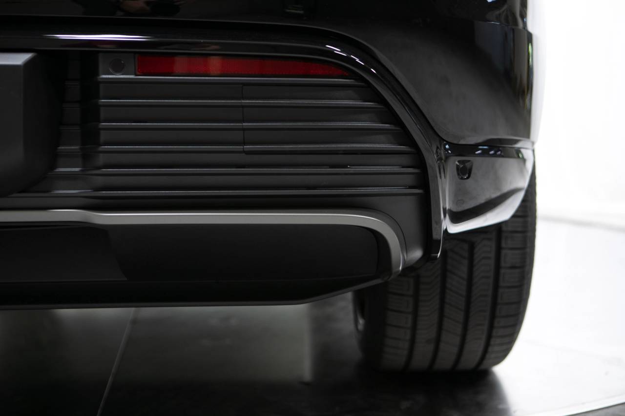 Thumbnail: 2026 Porsche Macan - 17