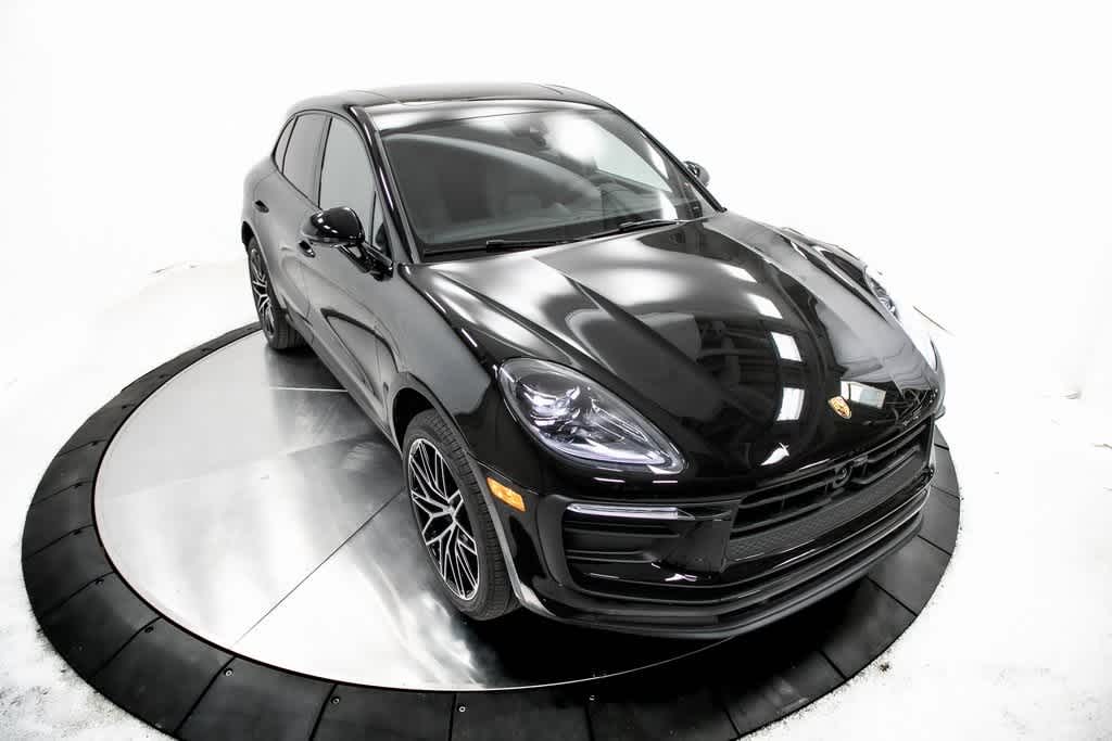 Thumbnail: 2025 Porsche Macan - 40