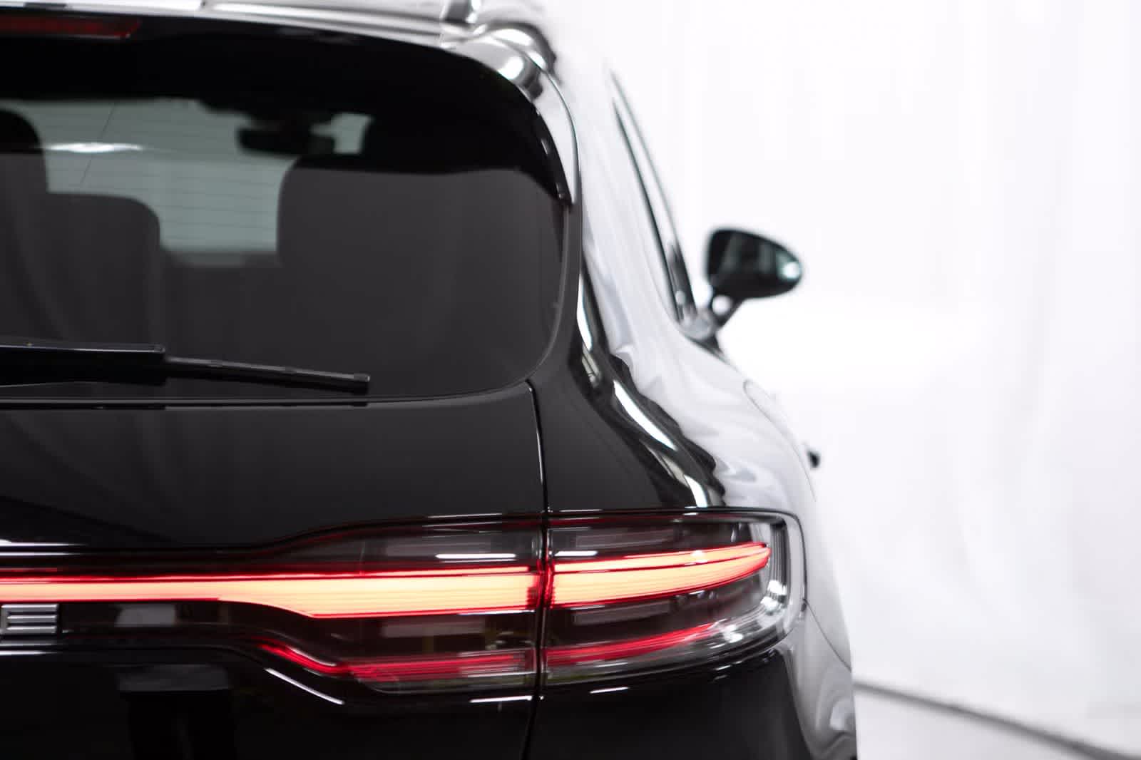 Thumbnail: 2026 Porsche Macan - 20
